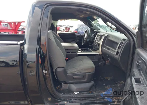 2013 Ram 1500 Express z USA, uszkodzony, nr VIN 3C6JR6AT0DG561331